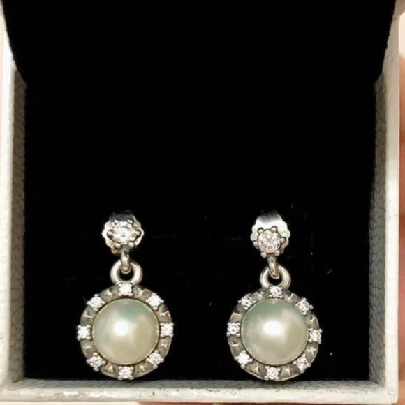 Pandora Freshwater Pearl drop Swarovski Everlasting Grace Earrings White Pearl - Picture 1 of 6